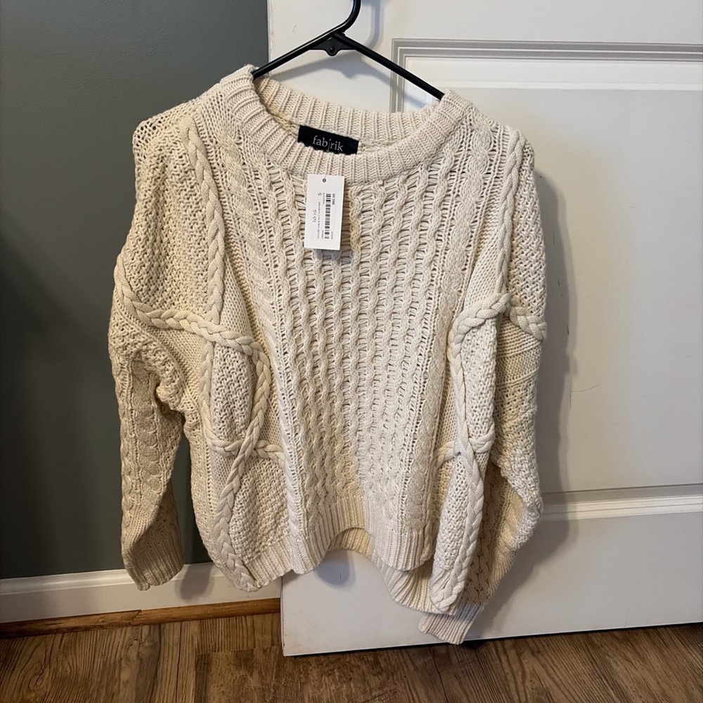 NWT Fab'rik Womens Cream Cable Knit Sweater Size Small